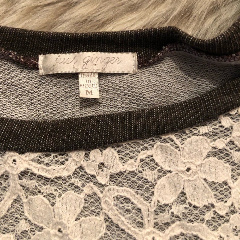 Beautiful top - Picture 5 of 7